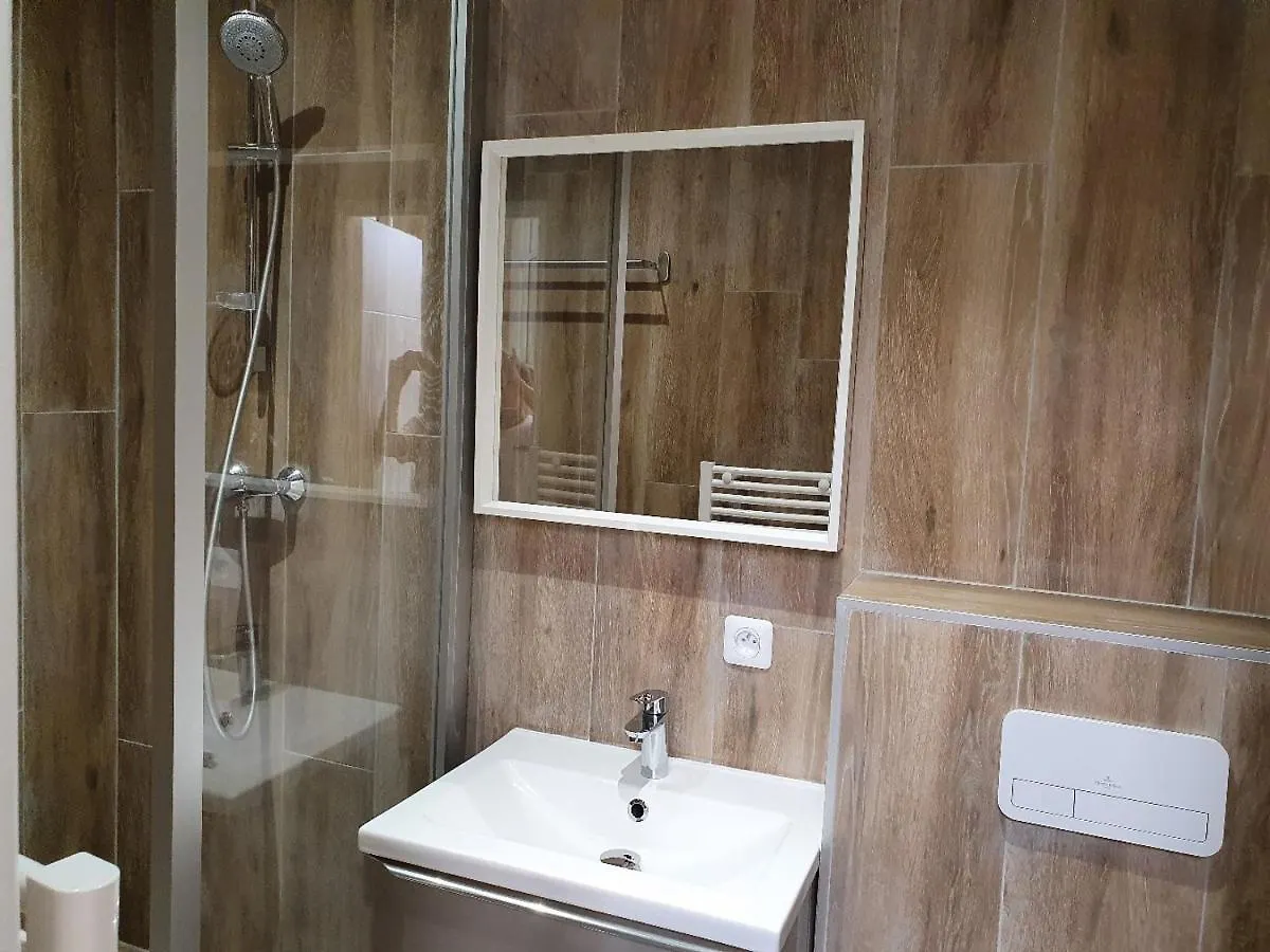 Joli Studio A Deux Pas De La Place Du Forum Apartment Arles