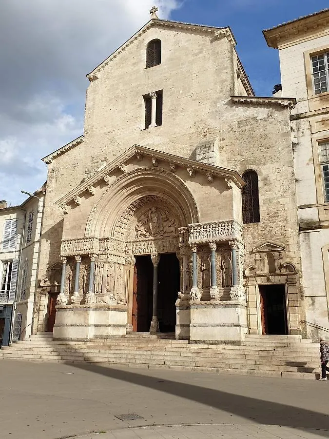 Joli Studio A Deux Pas De La Place Du Forum Arles Apartment